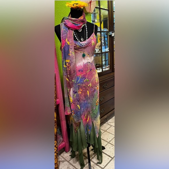 ISO HONG NI SILK FAIRY DRESS - Picture 2 of 2